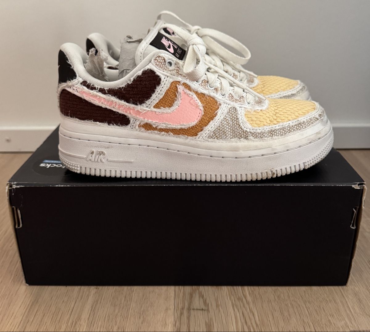 Scarpe da donna: Nike air force one édition limité taille 36 – Usato da geneve venduto da BadgePolice 3