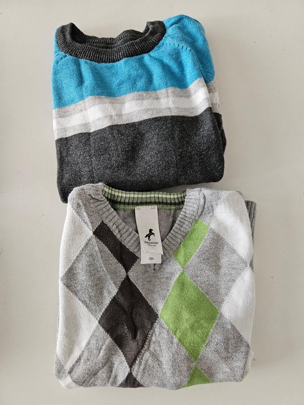 C&A Maglioni & Felpe: 2 Feinstrick Pullover Langarm Shirt C&A Gr. 104 (klein) – Usato da Unterengstringen venduto da saraman