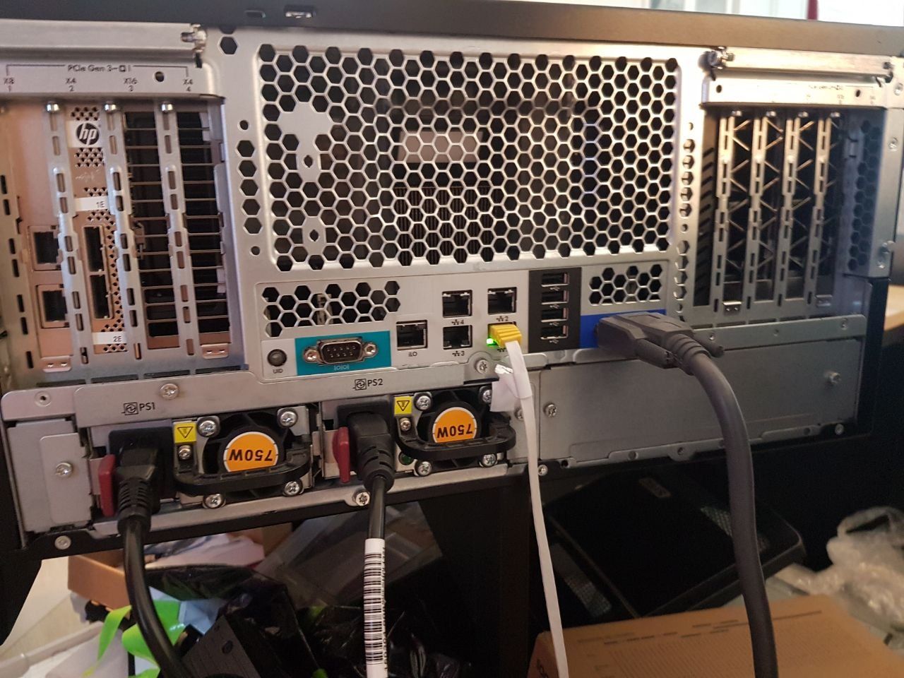 Hewlett Packard Server: HPE Proliant ML350p Gen8 NVME KI GPU Server m. NVIDIA – Usato da Wilchingen venduto da Joerdi 2