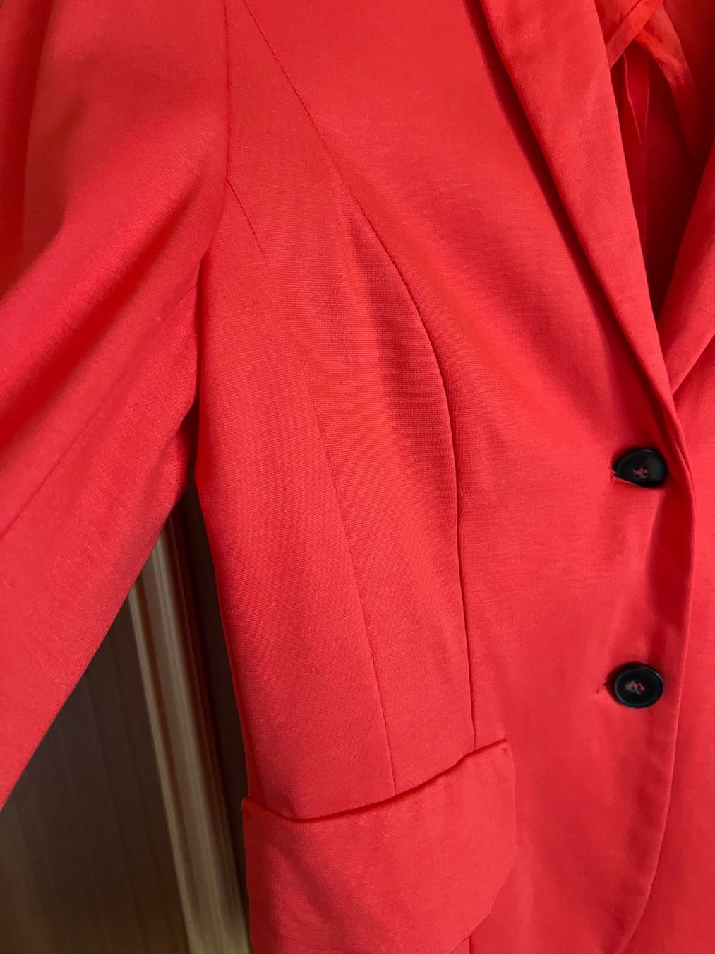 Marc Cain Completi & Tailleur: Marc Cain Taillierter Blazer N4 Grösse 40 – Usato da Arosa venduto da Paklica 1