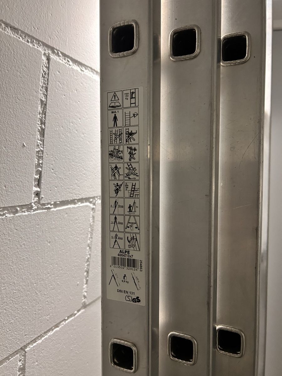 Scale: Mehrzweckleiter Anlege-Steh-oder Schiebeleiter Aluminium 3-t – Usato da Schongau venduto da Designart 2