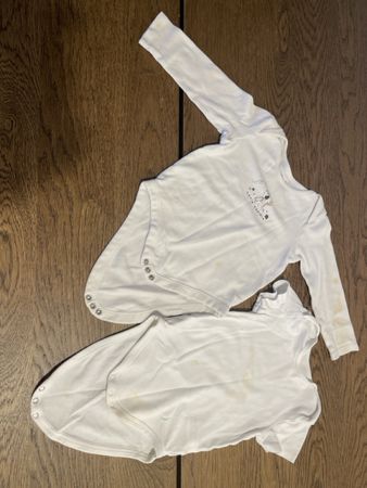 Body langarm/kurzarm weiss Gr. 92 2 Stk. Flecken