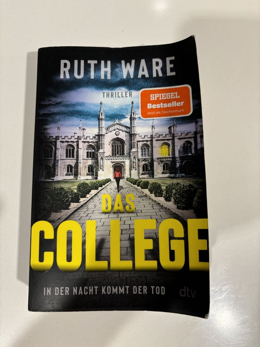 Libri: Buch - Das College von Ruth Ware – Usato da Zug venduto da celinaweiss