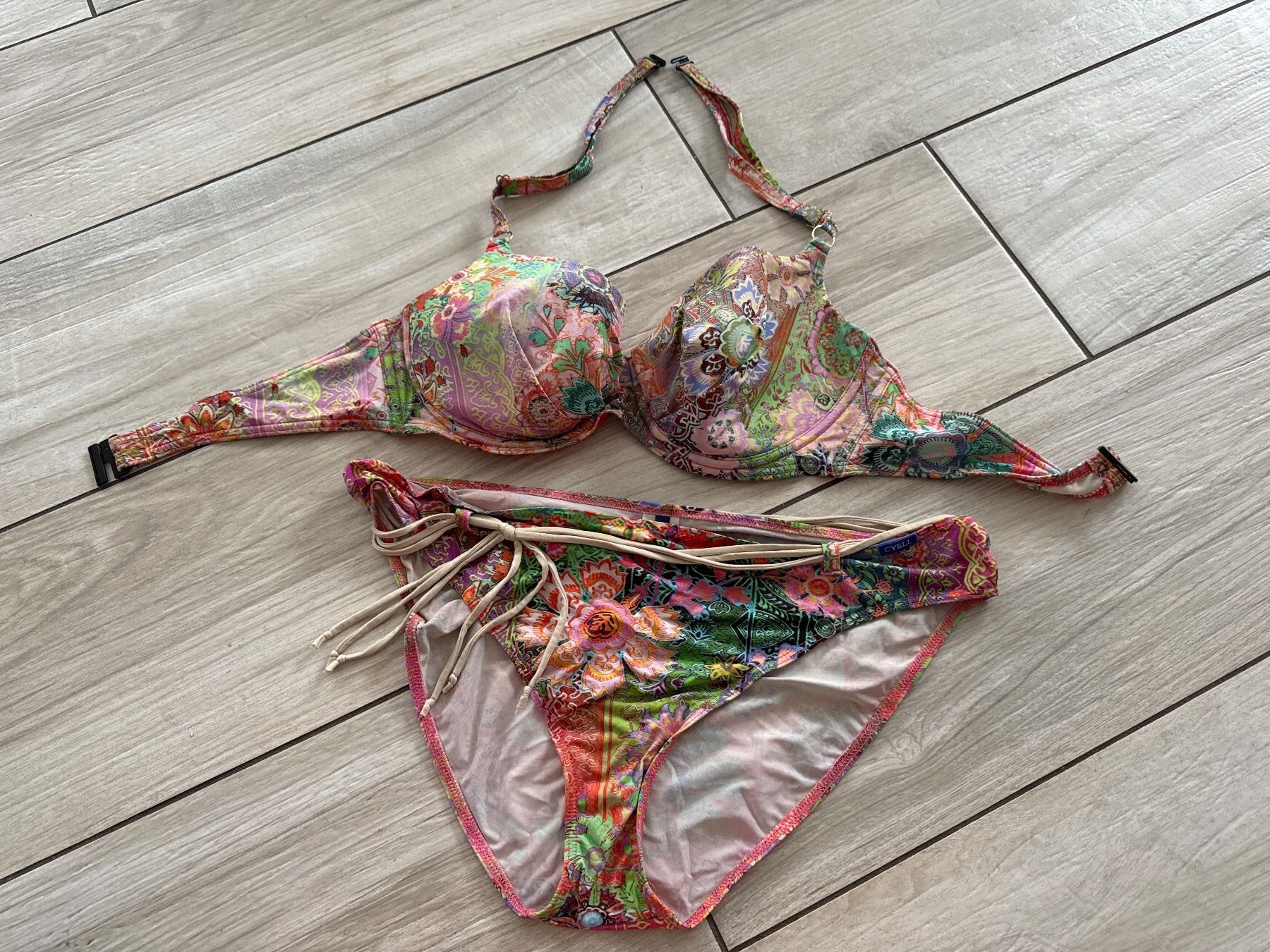 Costumi da bagno & Bikini: Cyell Bikini 40 D – Usato da Gelterkinden venduto da Biene8