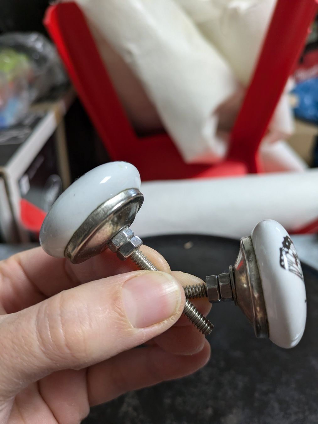 Ferramenta: boutons de meubles / Möbelknöpfe – Usato da Matran venduto da Taragor 3