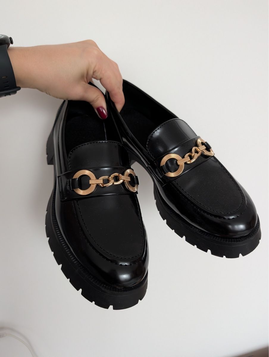 H&M Scarpe da donna: SCHWARZE CHUNKY-LOAFERS – Usato da Kriens venduto da thatsvenae 1