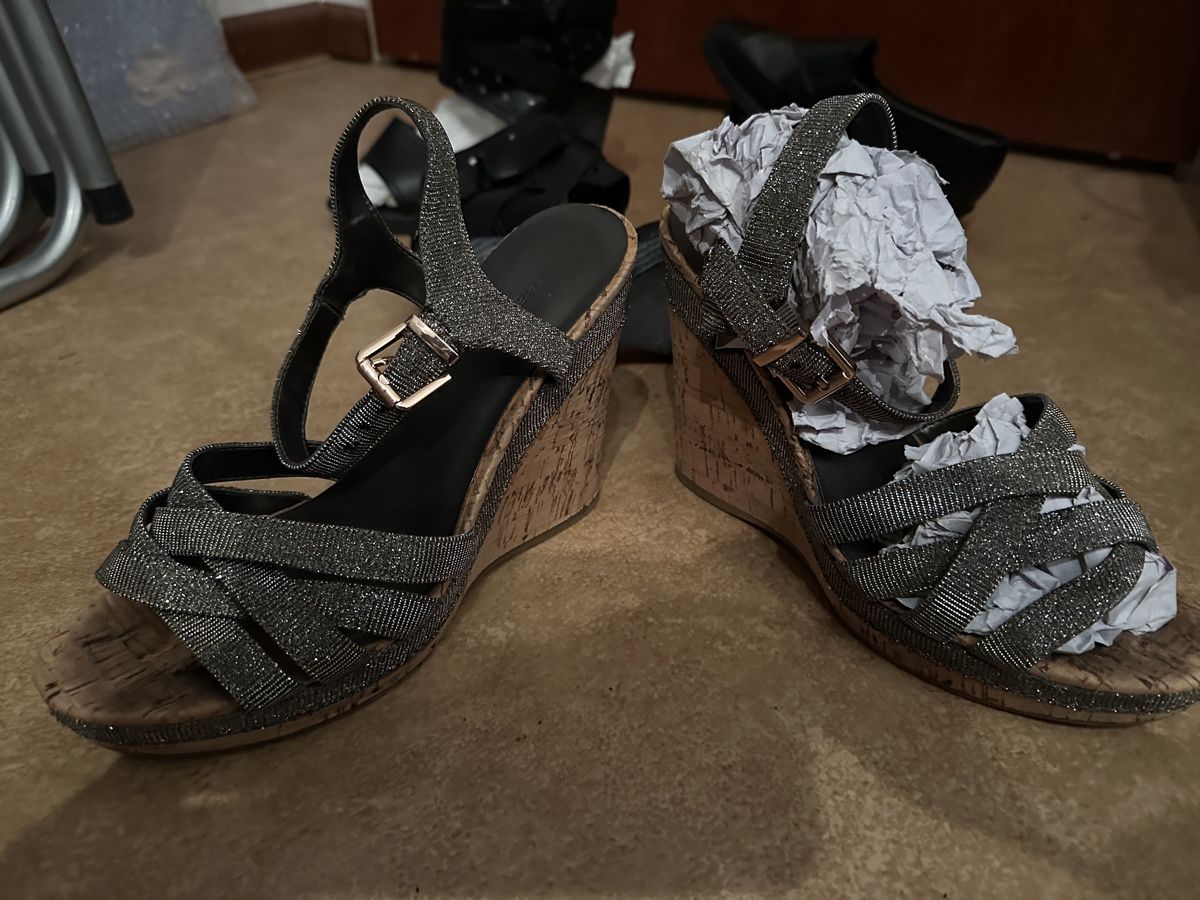 Scarpe da donna: Damenschuhe mit Keilabsatz – Usato da Therwil venduto da jas_vpt8 2