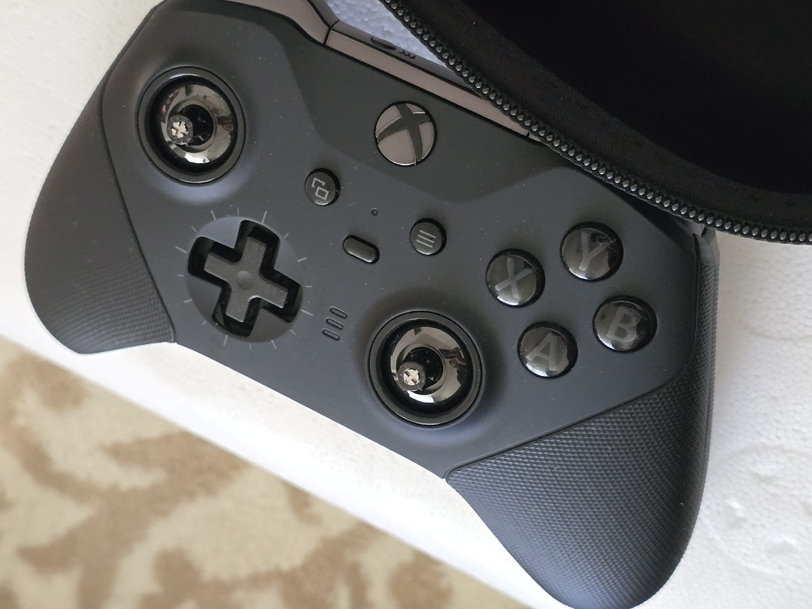 Microsoft Manettes: 2x XBOX Elite Series 2 – D'occasion à Basel par Zait 2
