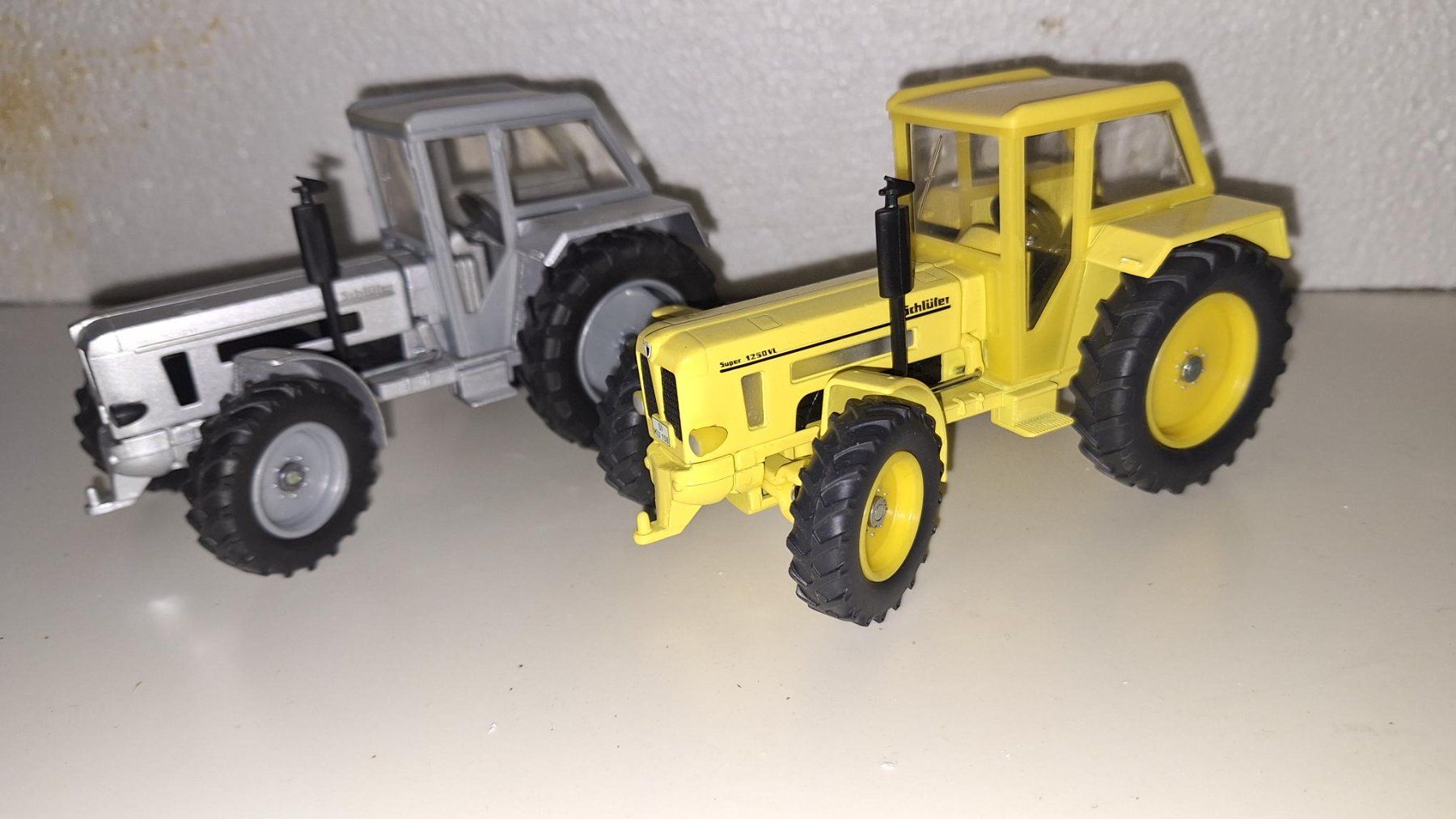 Siku Modellbausätze & Standmodelle: Modelltraktor – Neu (gemäss Beschreibung) aus Birrhard von Schrot70