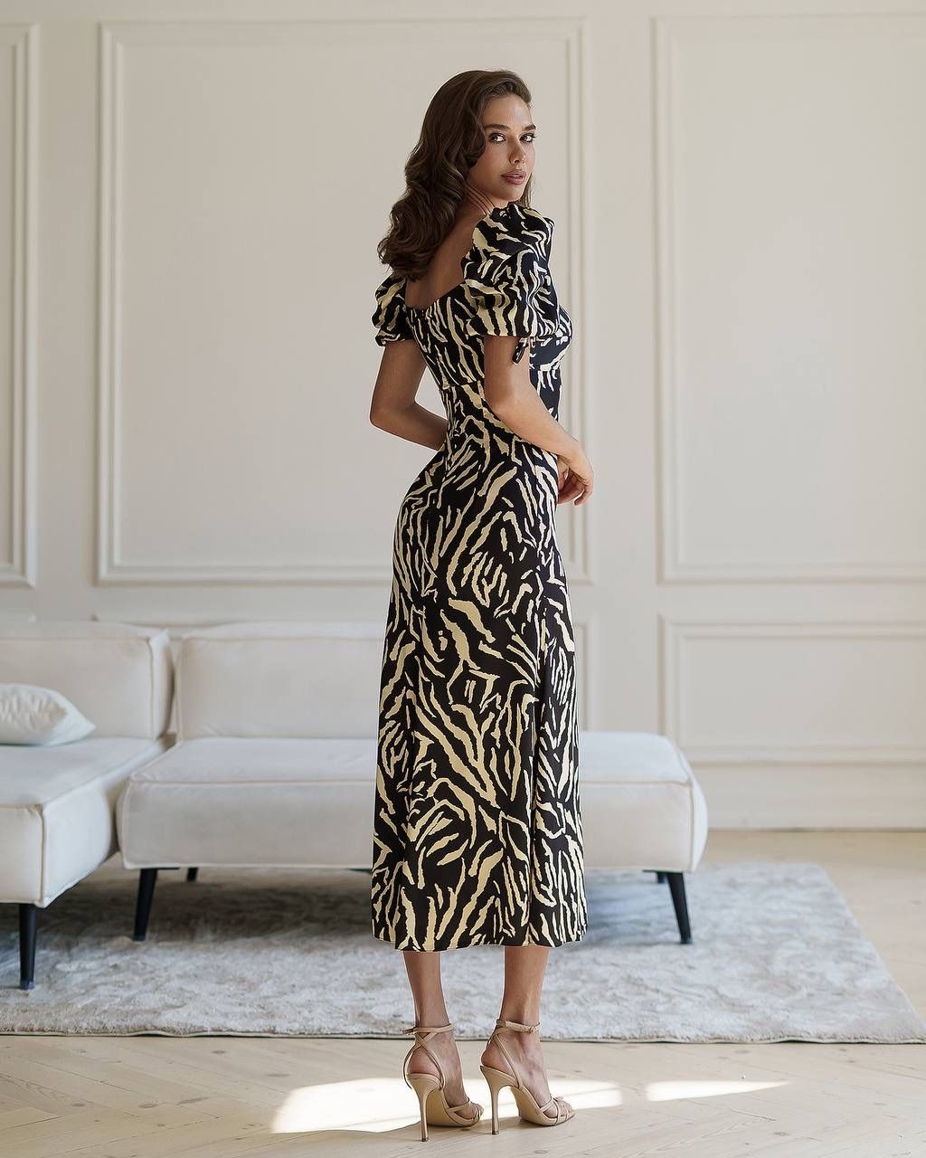 Kleider: Graphic print Midi Dress Size: M – Neu und originalverpackt aus Zürich von Ms.Me-Fashion 2