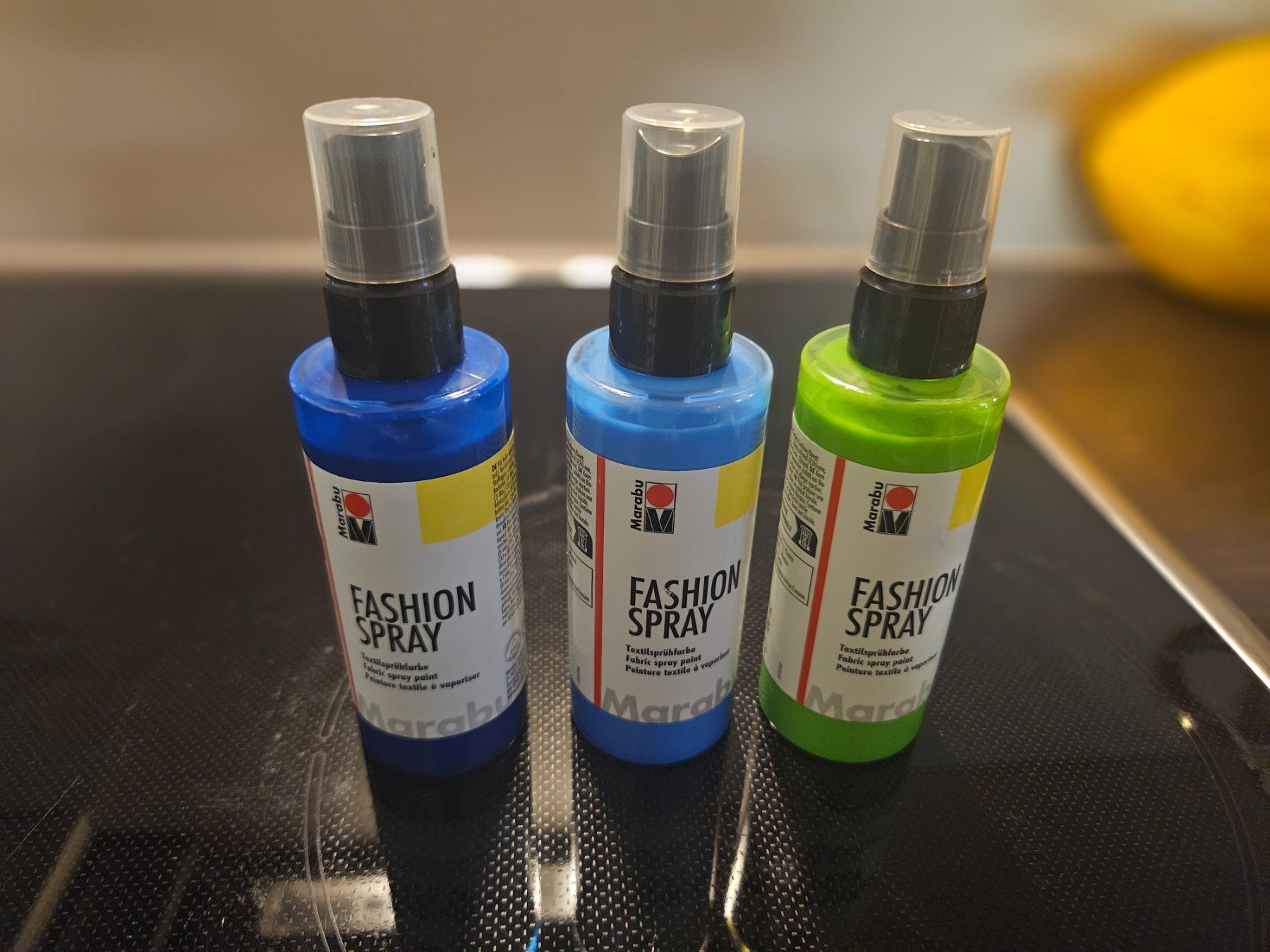 Colori: Marbau Textilspray in drei Farben à 100ml – Usato da Luzern venduto da Lucan_Valerius