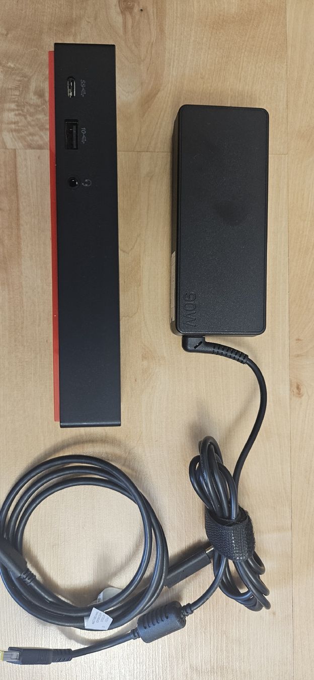 Lenovo Docking station: Lenovo Docking Station  USB-C, 8K Support – Usato da Zürich venduto da EduardoOliveira 1