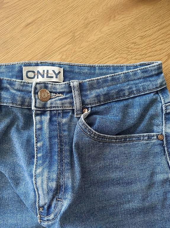 Jeans: Jeans Grösse 28/36 – D'occasion à St. Gallen par tj19 1