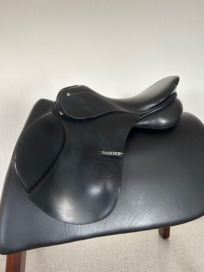 Sattel & Sattelzubehör: Springsattel Passier - Hubertus Schmidt – Gebraucht aus Rickenbach Sulz von Saddle-Sky