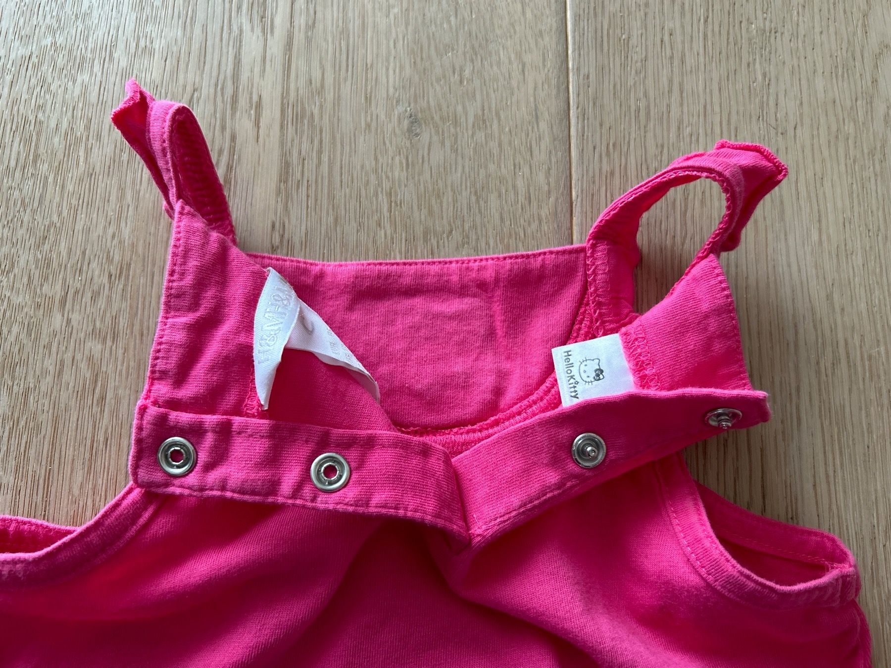 Hemden, Tops & T-Shirts: Joli top Hello Kitty 86cm – Gebraucht aus Yens von Chriis 2