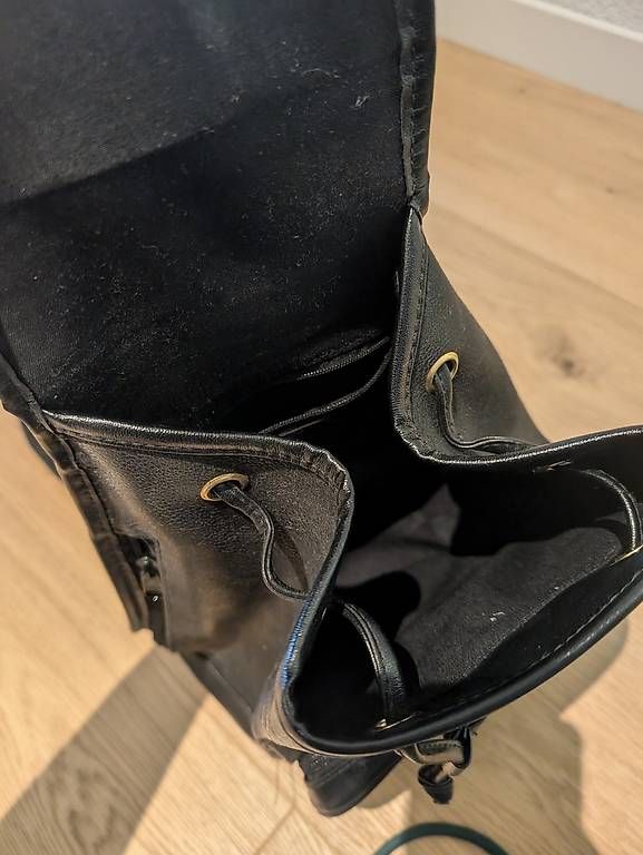 Zaini: Rucksack leder schwarz – Usato da Neftenbach venduto da Nadine069 1