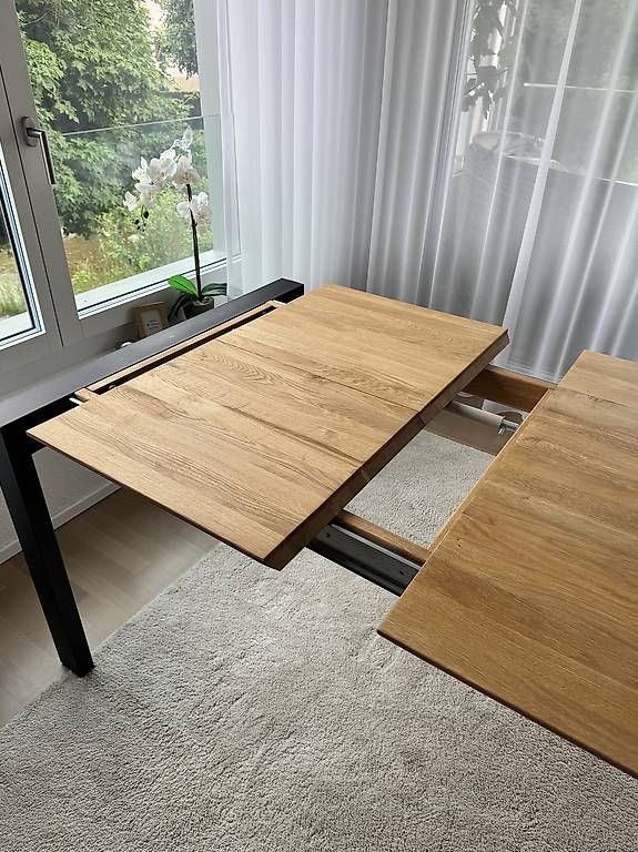 Livique Tavoli: Esszimmertisch Caleb Eiche massiv Metallgestell, ausziehbar – Usato da Einsiedeln venduto da Gunnar1000 3