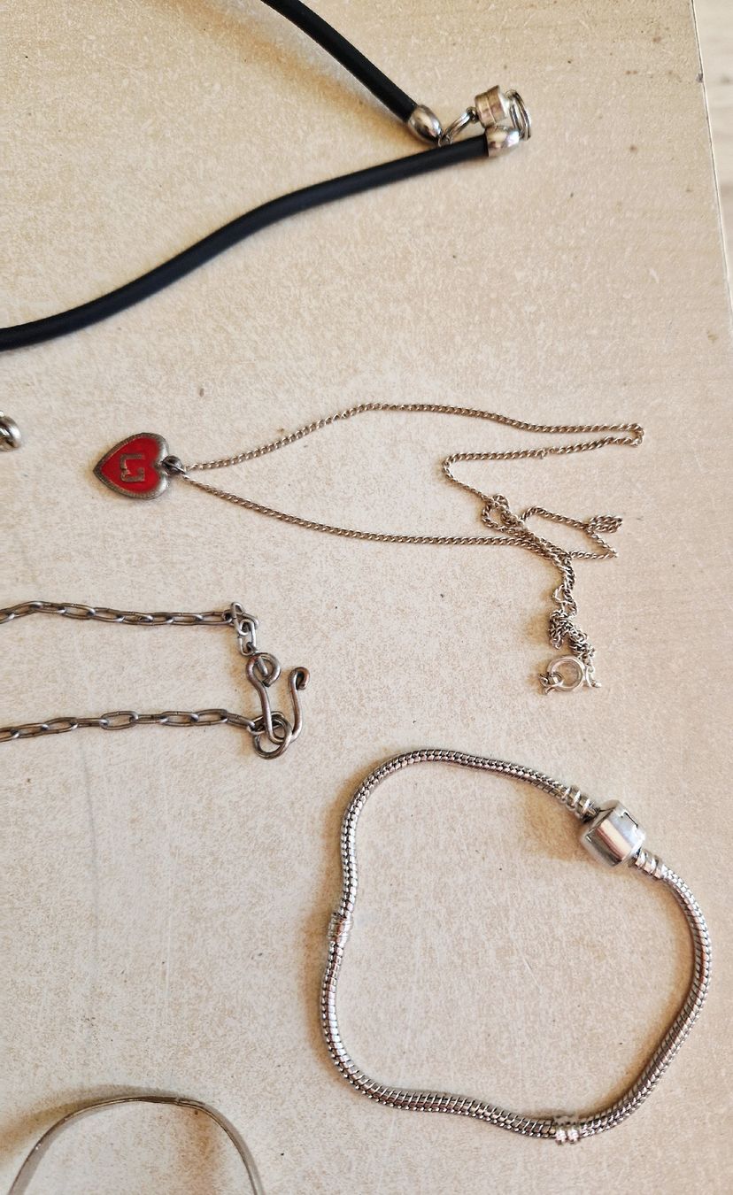 Altri gioielli: Lot de bijoux variés  – Usato da Undervelier venduto da Tufitufi7 6