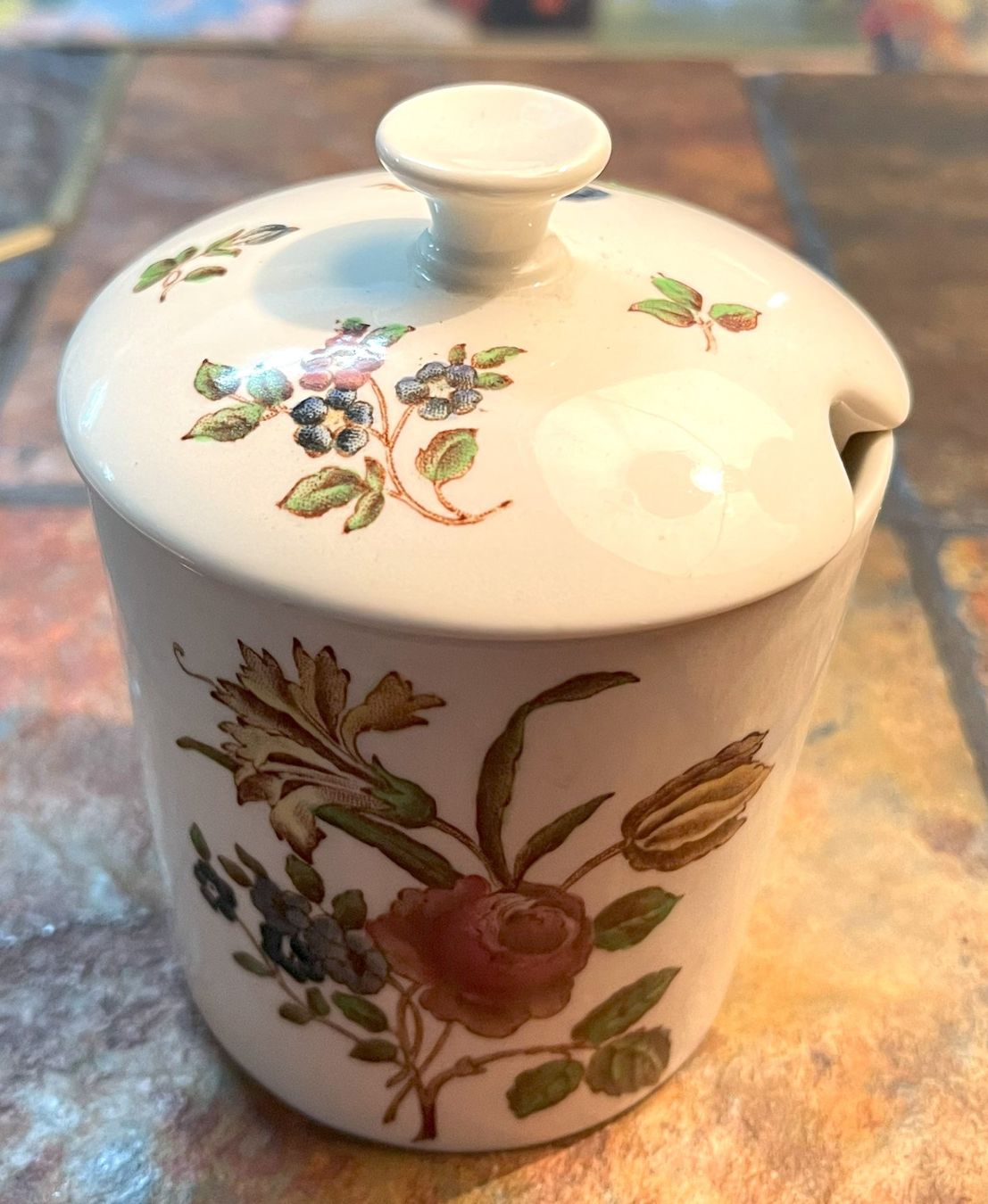 Wedgwood Tazze: Wedgwood Queens Sprays Tasse – Usato da Oftringen venduto da Vucki