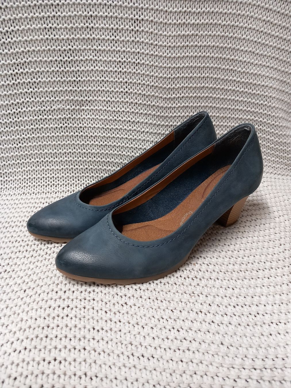Roberto Santi Chaussures femmes: Leder Pumps Roberto Santi Gr.38, Pillow Padding, blau – D'occasion à Gwatt (Thun) par umwelt-brocki