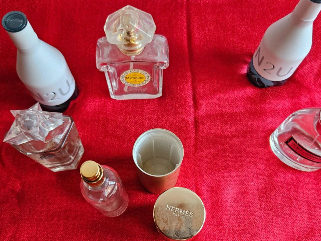 Parfum & Eau de Toilette: Lot de 6 flacons de parfums de marque différentes – Gebraucht aus St-Barthélemy VD von trak98p 1