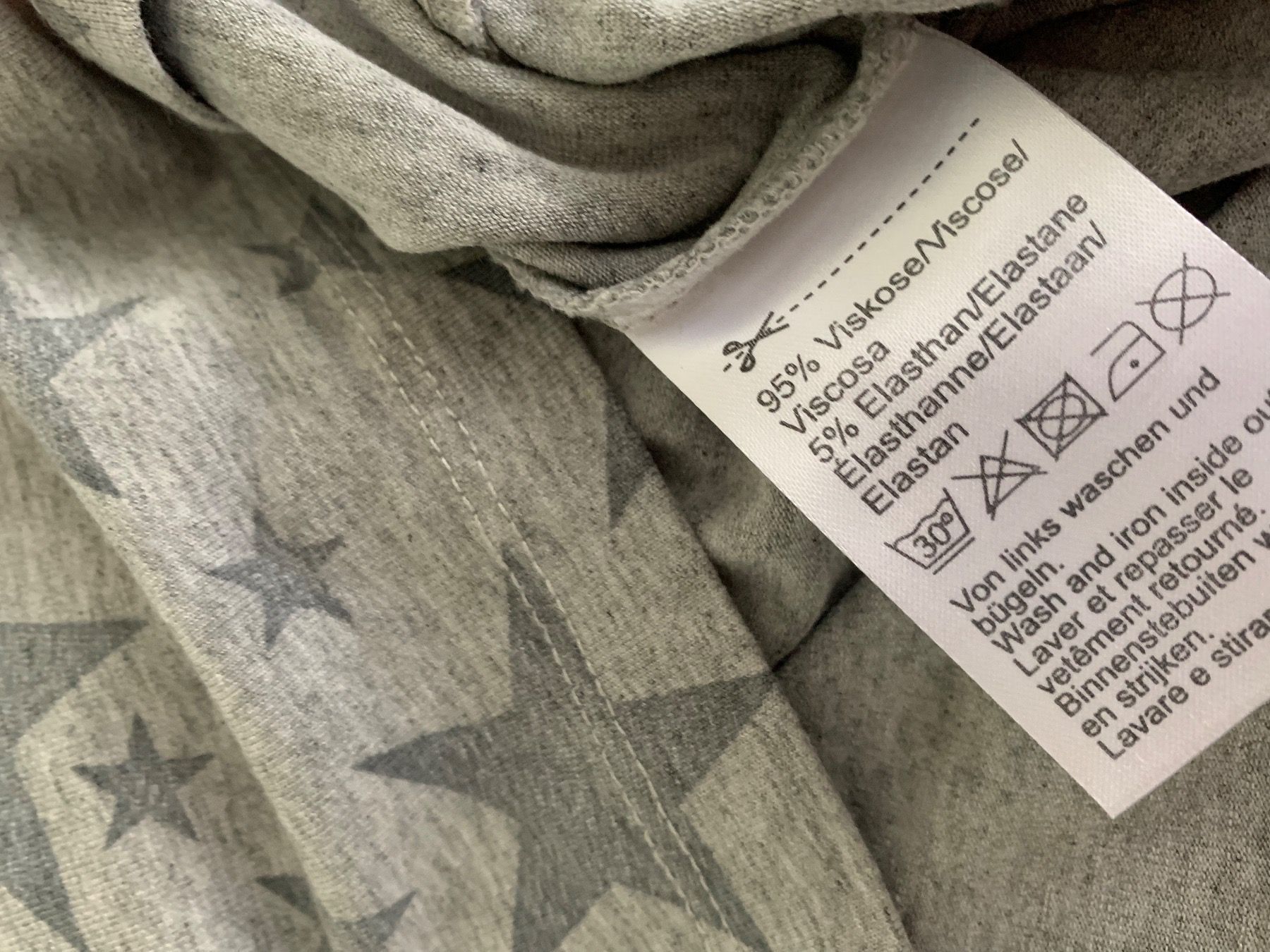 Madeleine T-Shirts: Madeleine Shirt Gr 38/40 – Gebraucht aus Mettmenstetten von _4_YOU_ 4