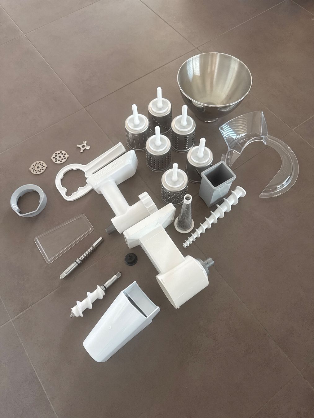 Kitchenaid Appareils de cuisine: Original KitchenAid Zubehör: Entsafter, Raffeln, Fleischwolf – D'occasion à Zofingen par reevb 1