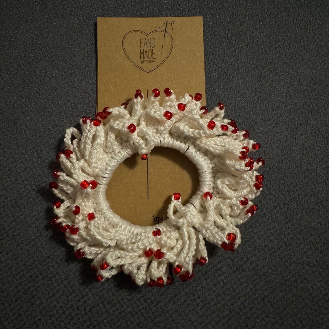 Accessori per capelli: Handgemachte gehäkelte Haargummies – Nuovo e nell'imballaggio originale da Grafstal venduto da sel_yil