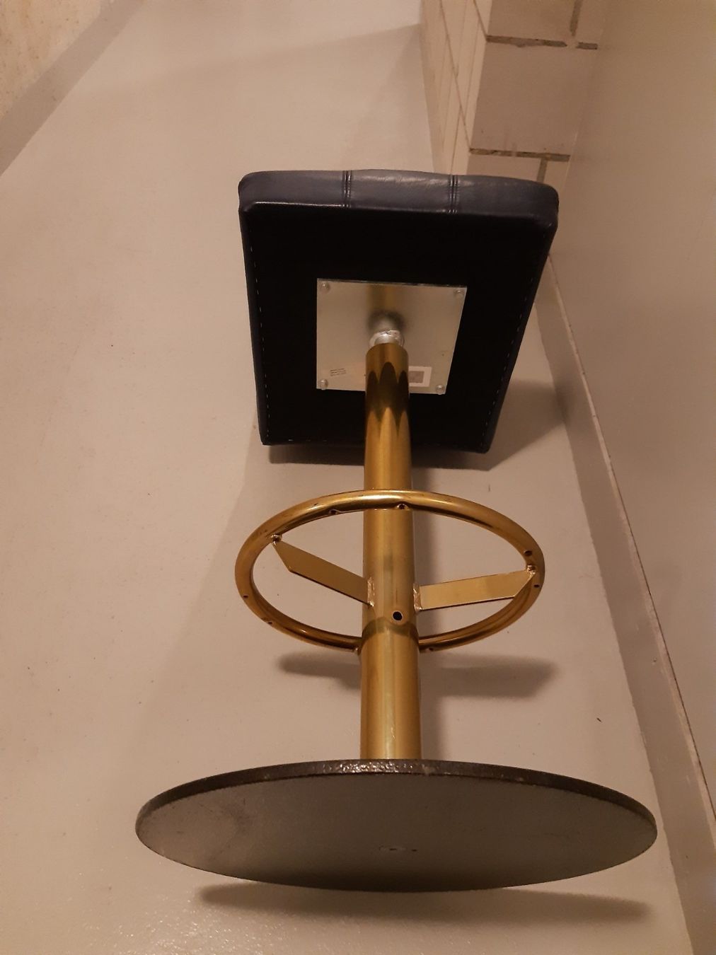 Hochstühle: Bar Hocker 2 Stk. mit 2 Stk. Reservesitzpolster – Gebraucht aus Brütten von Beat8311 2