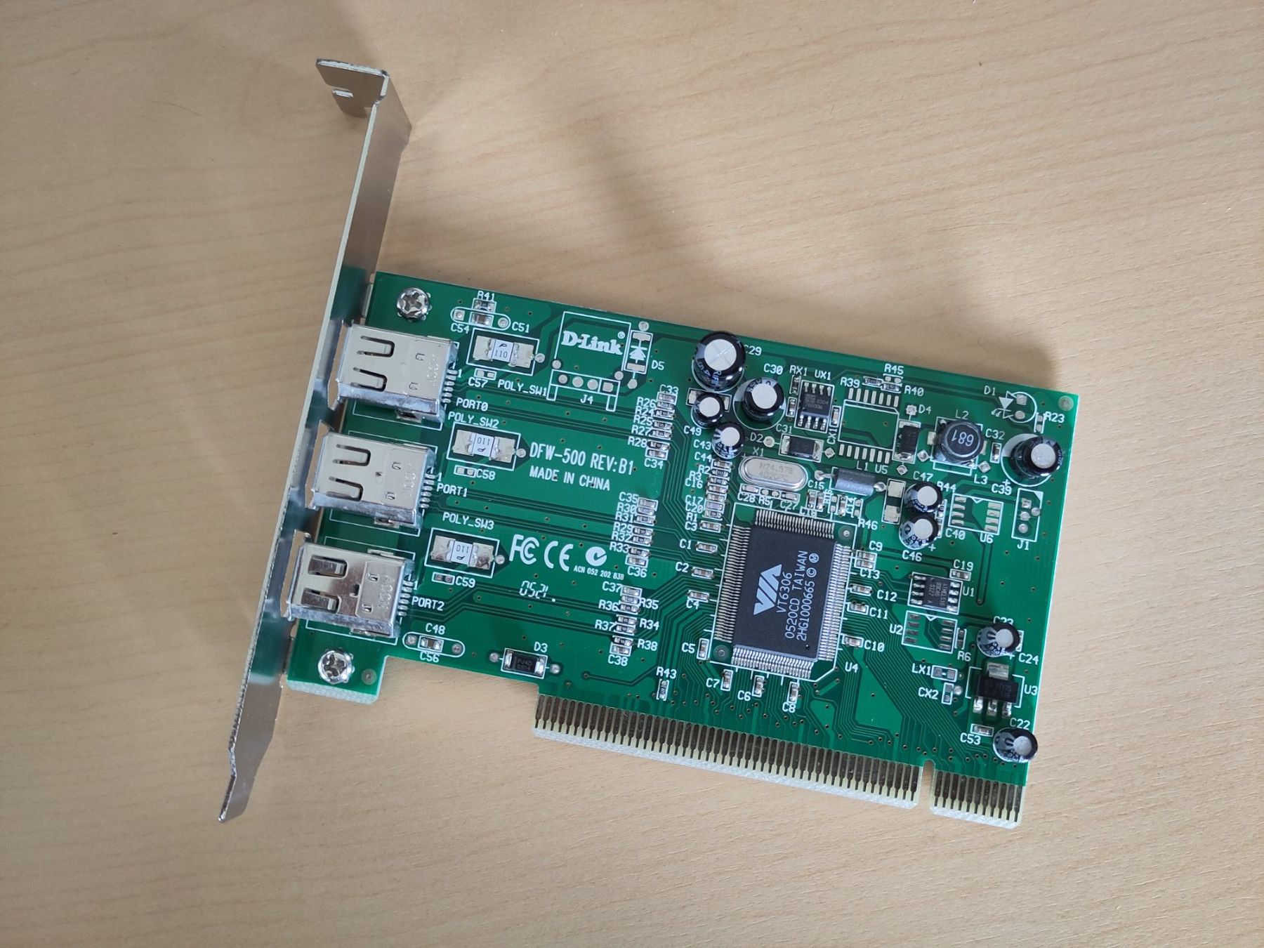 Dlink Laufwerke & Adapter: PCI FireWire 400 D-Link DFW-500 PC & Mac – Gebraucht aus Winterthur von Tornado7 1
