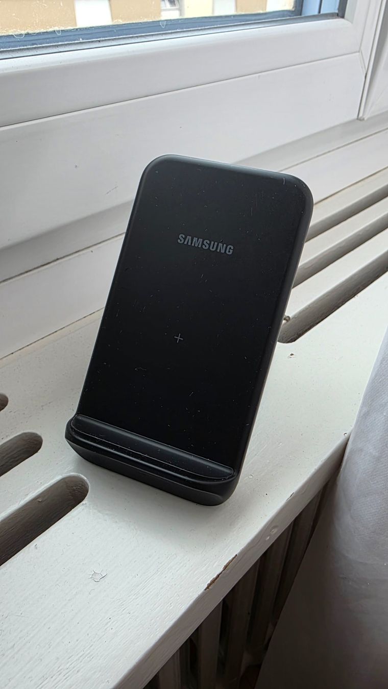 Samsung Chargements: Station de Charge Sans Fil Rapide Samsung Wireless – D'occasion à Biel/Bienne par Djdreamx