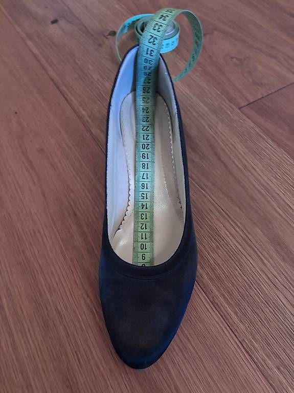 Damenschuhe: Schwarze Pumps Gr. 39,5 – Neu und originalverpackt aus Ziefen von cmm_cc2z 4