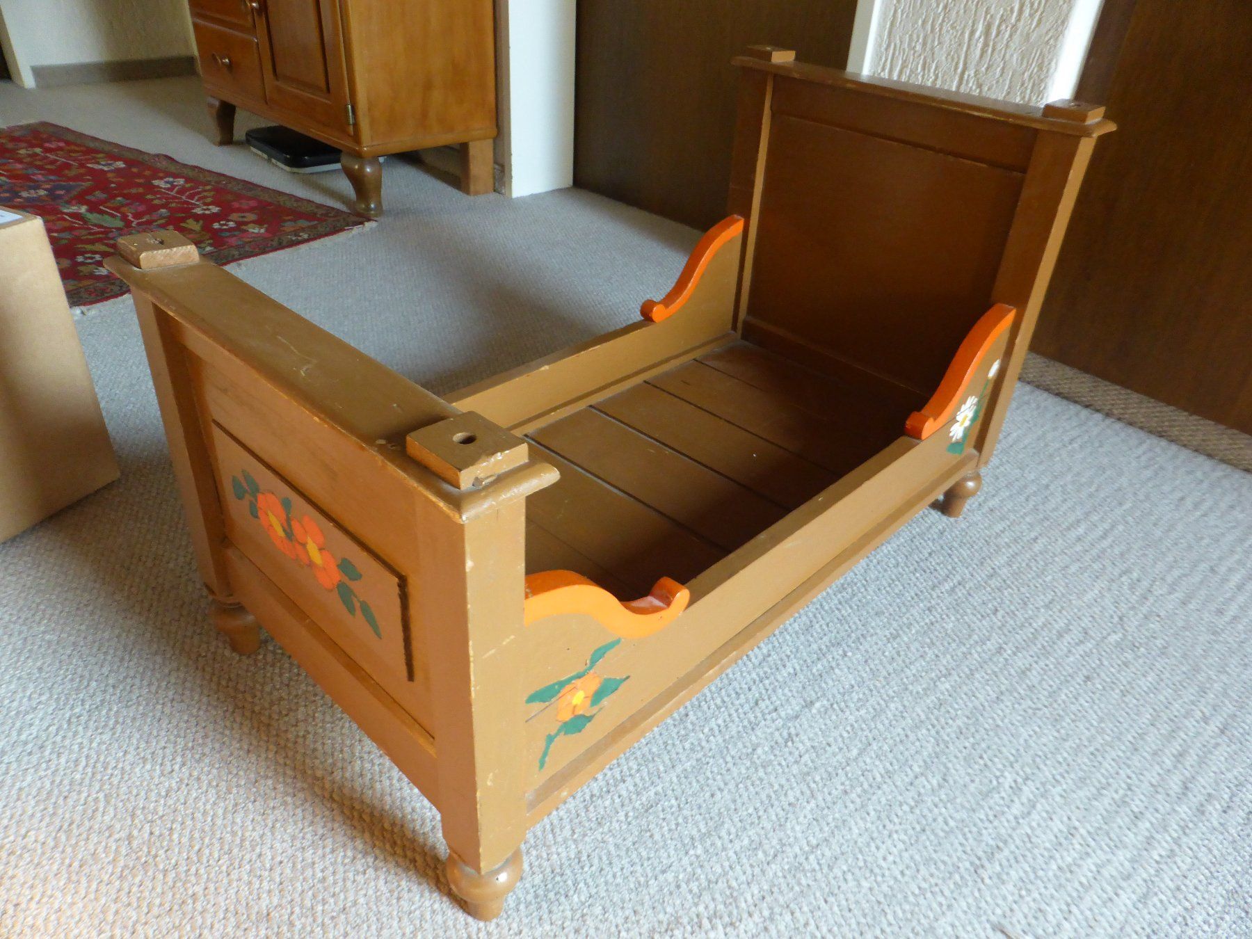 Betten: Puppenbett aus Massivholz – Gebraucht aus Illnau von mei_8cyp 2