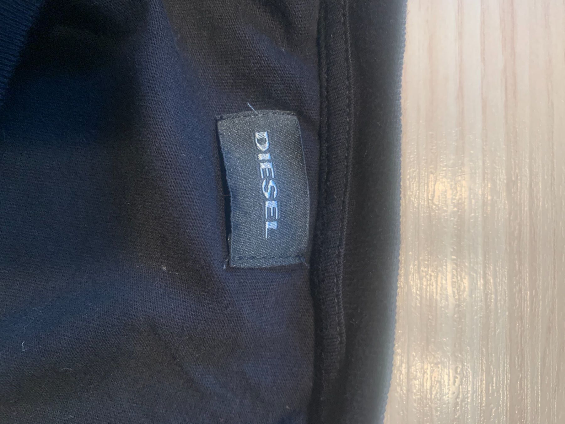 Diesel T-Shirts: T-shirt Taille M Diesel – Gebraucht aus Veyrier von kimedovapa 2