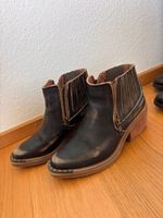 Distressed Brown Leather Western Boots with Metal Details – 