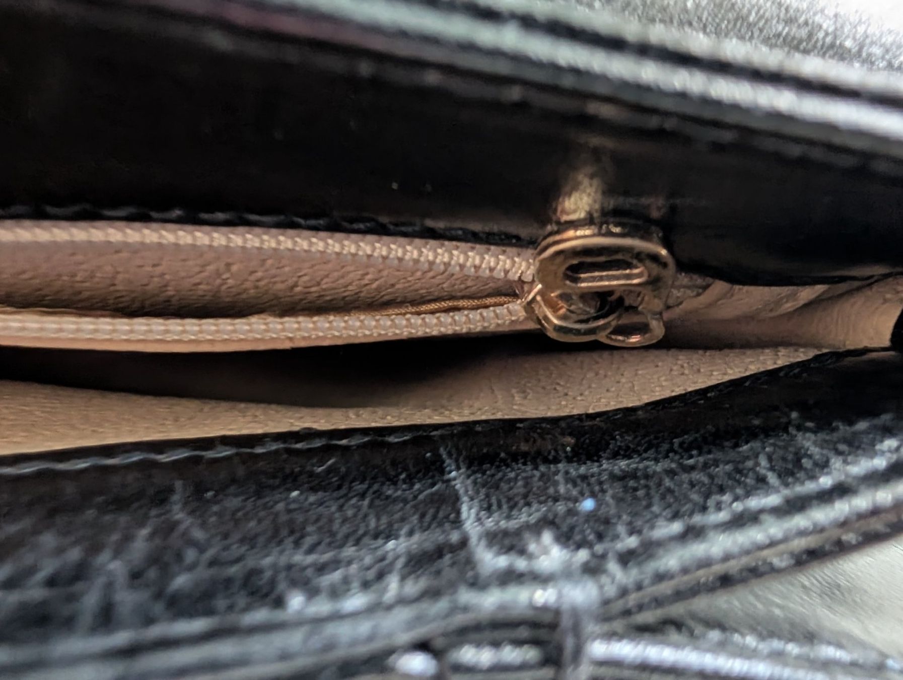 Aigner Borse da donna: Elegante schwarze Ledertasche AIGNER – Usato da Herisau venduto da apo_bxx7 5