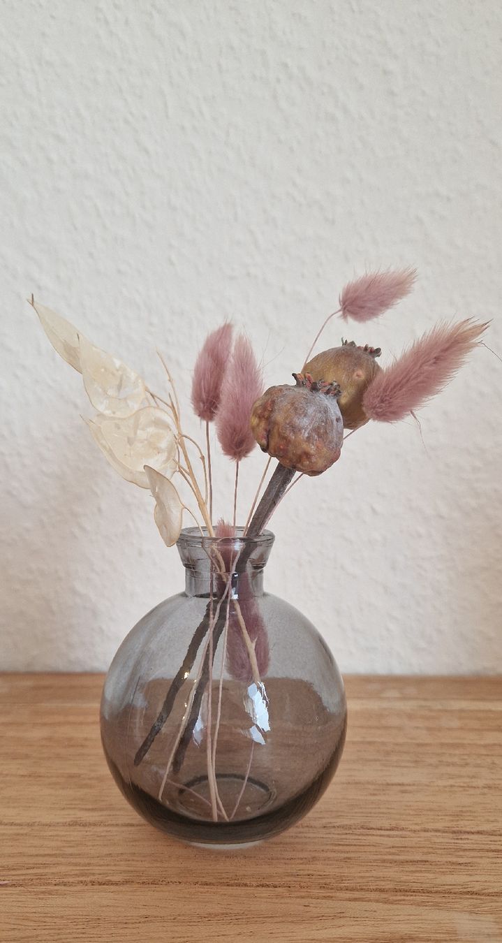Alle Dekorationen: 3er-Set Dekovasen inkl. Blumen, Glas, grau – Neu (gemäss Beschreibung) aus Allschwil von merve_g 4