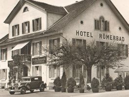 ZOFINGEN: Hotel Römerbad mit Oldtimer, Foto-AK ~1935