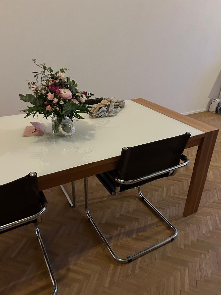 Tische: Table de salle à manger bois et verre état impeccable – Gebraucht aus Neuchâtel von elo_t7z9 2
