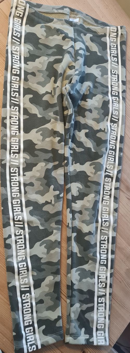 C&A Collants & Leggings: Thermoleggings Gr. 158 C&A – D'occasion à Beinwil Freiamt par tafa8