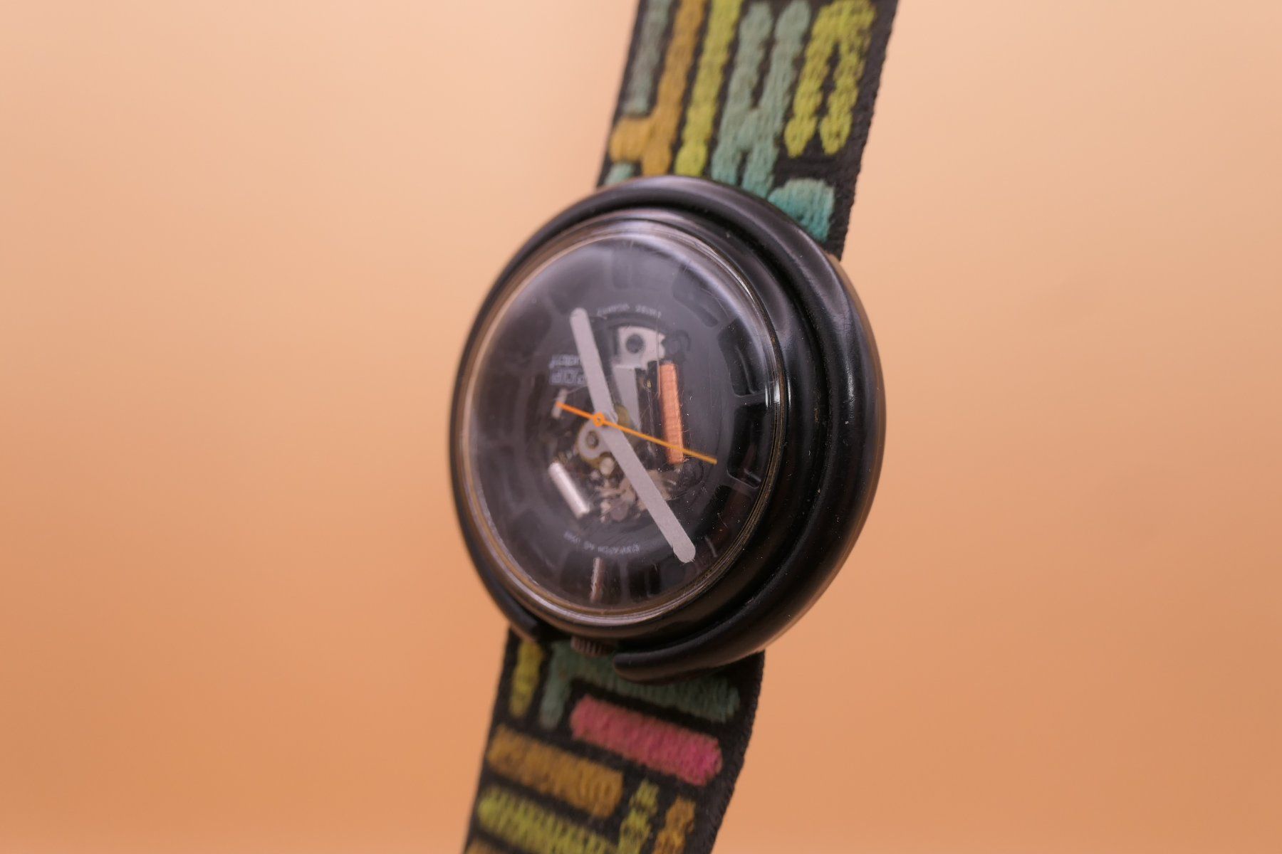 Swatch Orologi: Swatch POP "Rote Lichter" BB108, 1988, neue Batterie – Usato da Thun venduto da CHRONOTIKA 1