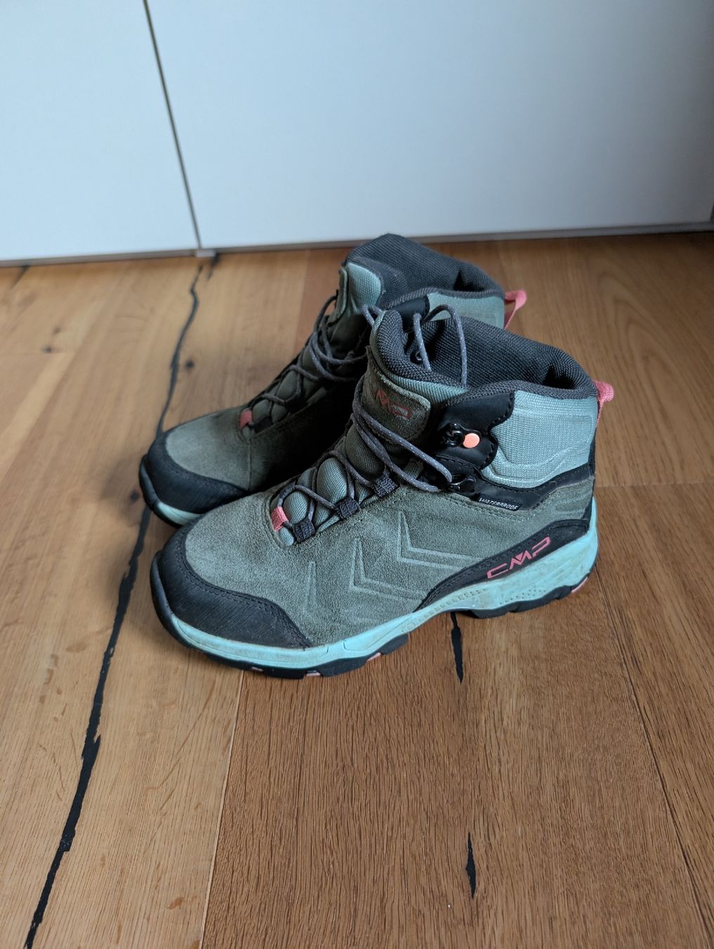 CMP Scarpe per ragazzi: Wanderschuhe CMP grün grau Grösse 34 – Usato da Walenstadt venduto da Dorinka 1