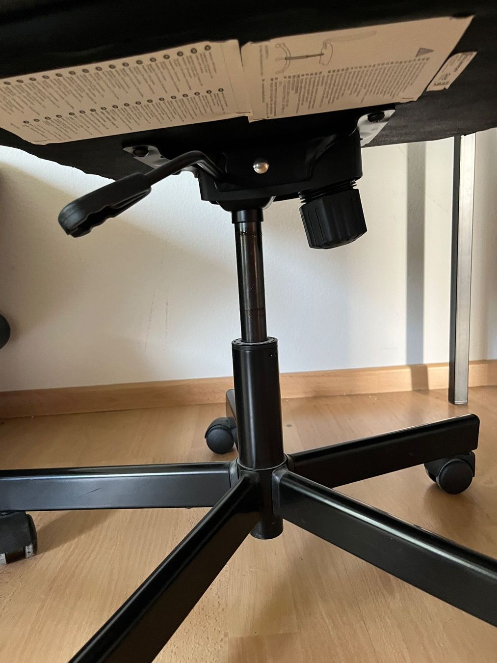 Ikea Sedie: IKEA MARKUS Bürostuhl Kunstleder Schwarz – Usato da Oberwil-Lieli venduto da ram_6mmt 2