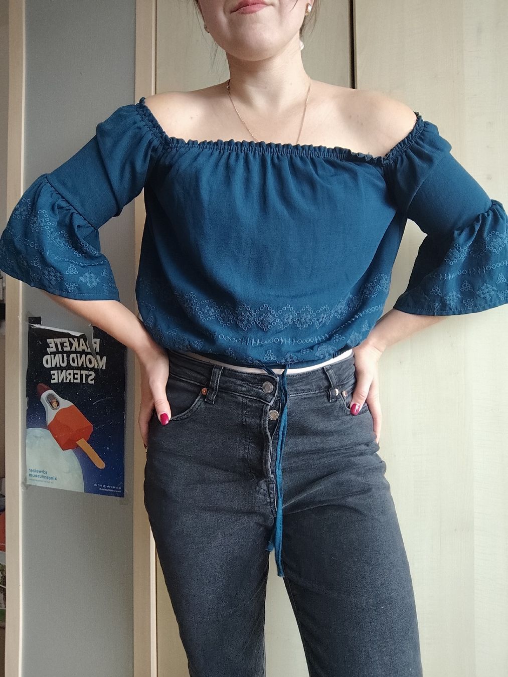 Tops: Boho Blue-Green Off-Shoulder Top with Embroidered Sleeves – Gebraucht aus Mägenwil von VintageGirly 2