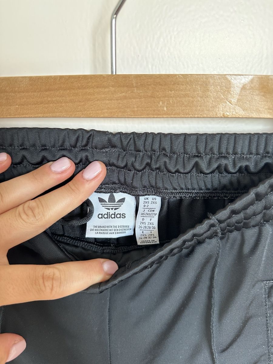 Adidas Hosen: Adidas Track Pants Black White Stripes  – Gebraucht aus Orvin von mboder 4
