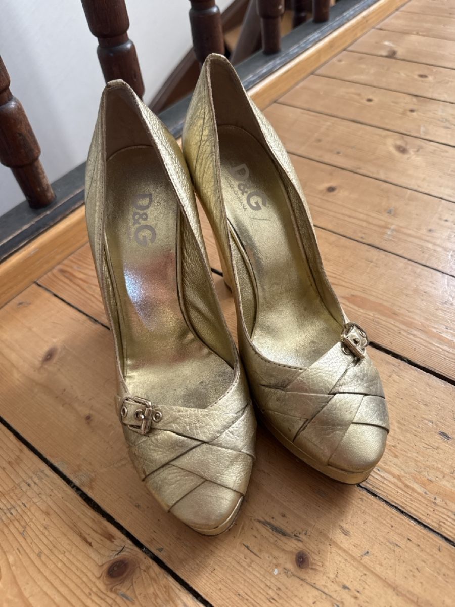 Dolce & Gabbana Scarpe da donna: D&G Goldene Pumps, Gr. 37 – Usato da Basel venduto da dar_m6pq