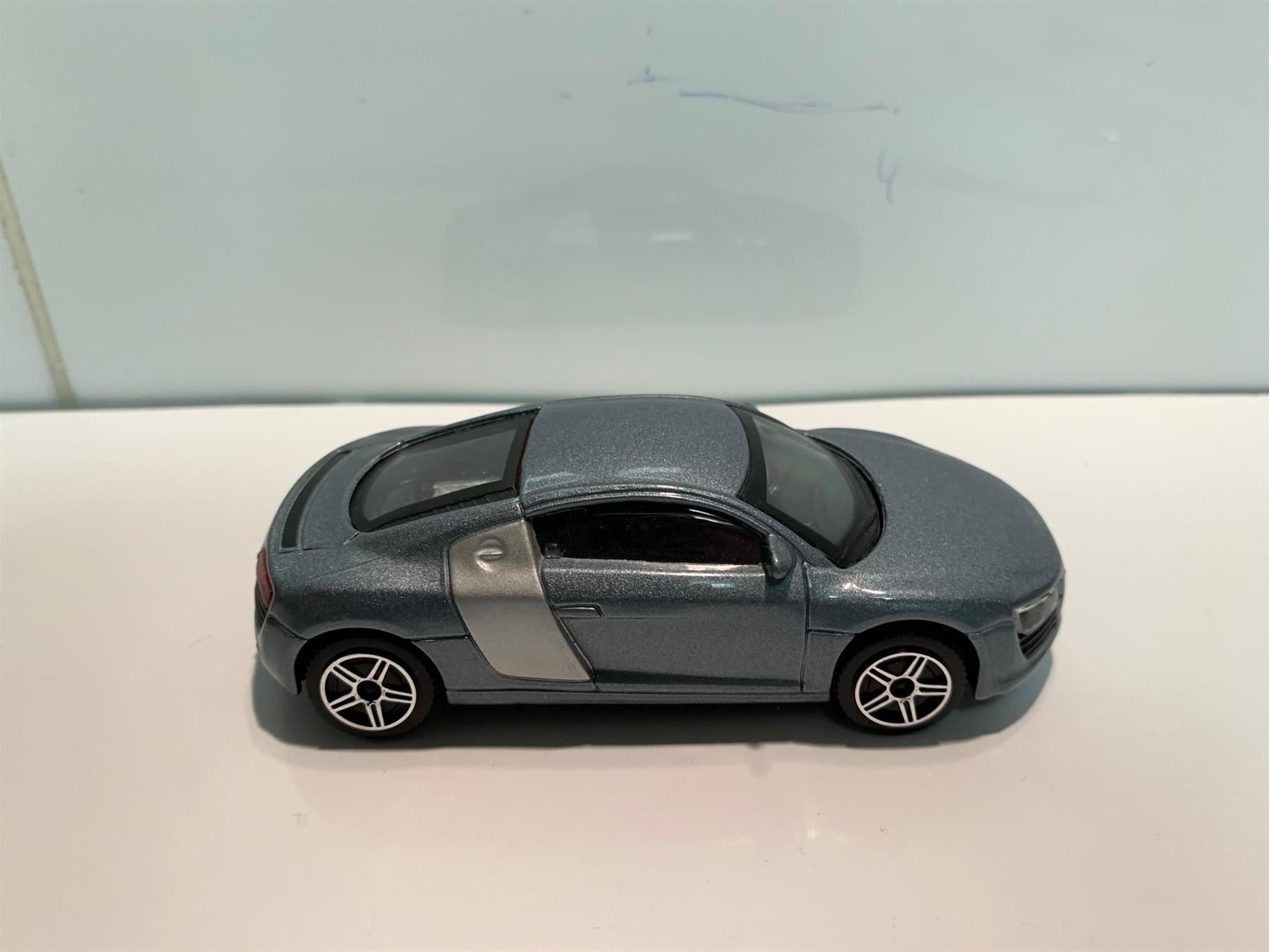 Audi Modellini d'auto: Audi R8 1:43 Bburago  256 – Usato da Kerzers venduto da tisyayasuBE 3