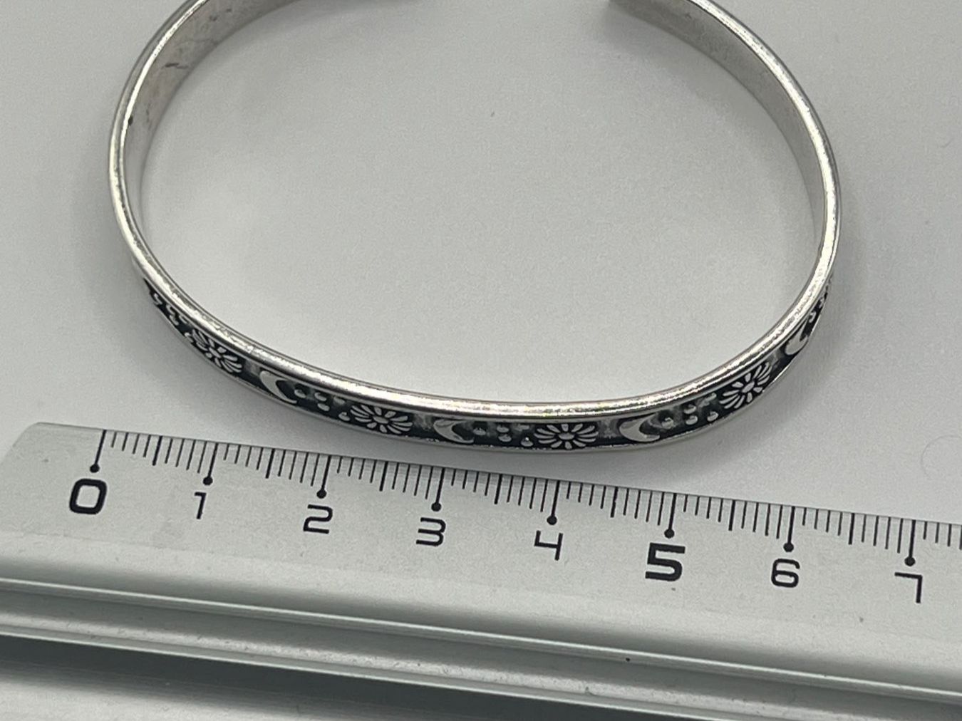 Bracciali & Braccialetti: Bracelet Jonc Ouvert en Argent 925 – Usato da Praz (Vully) venduto da VVSWISS 3