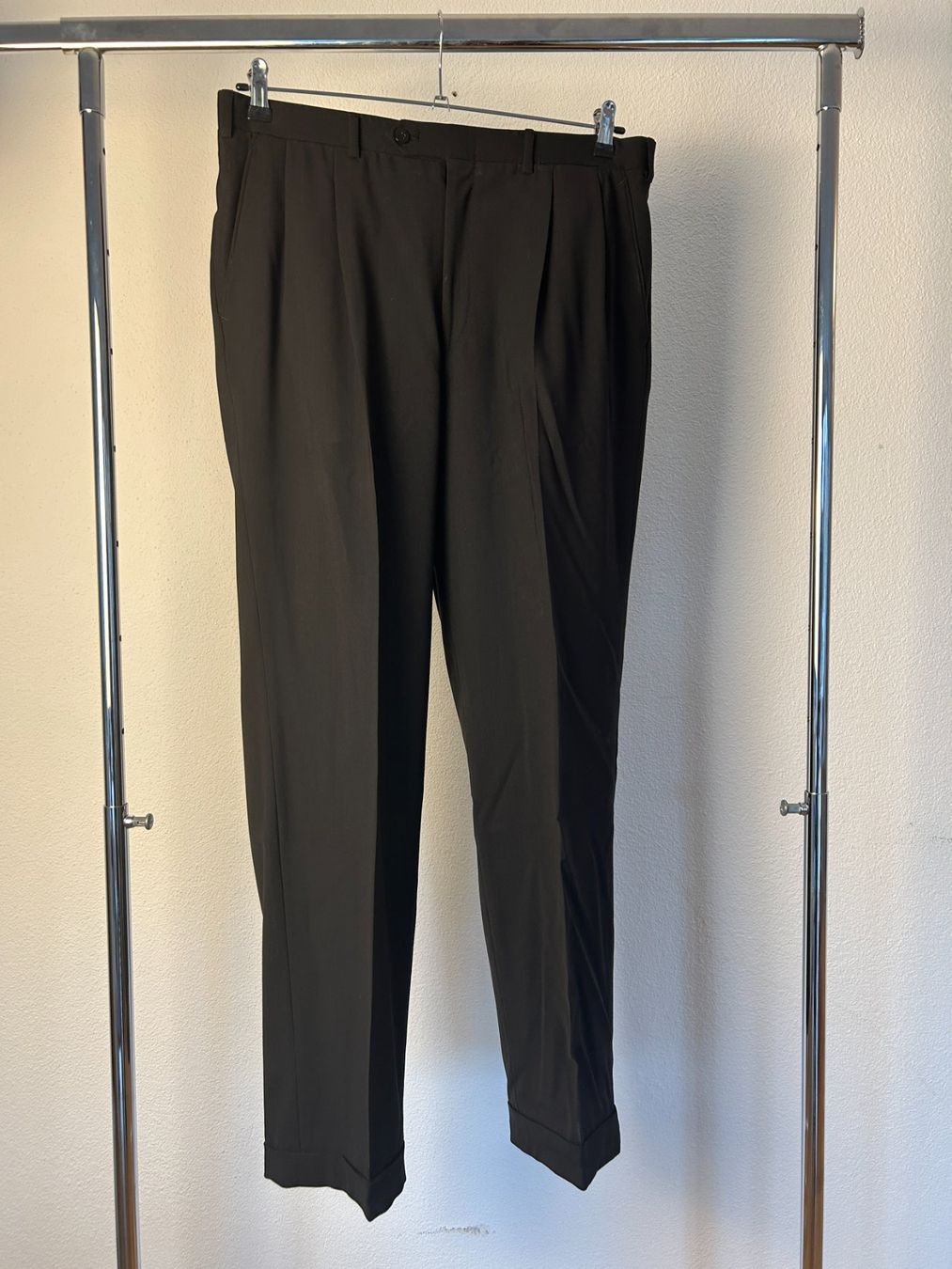 Brioni Hosen: Brioni Black Wool Trouser – Gebraucht aus Bern von kurtikobolt74