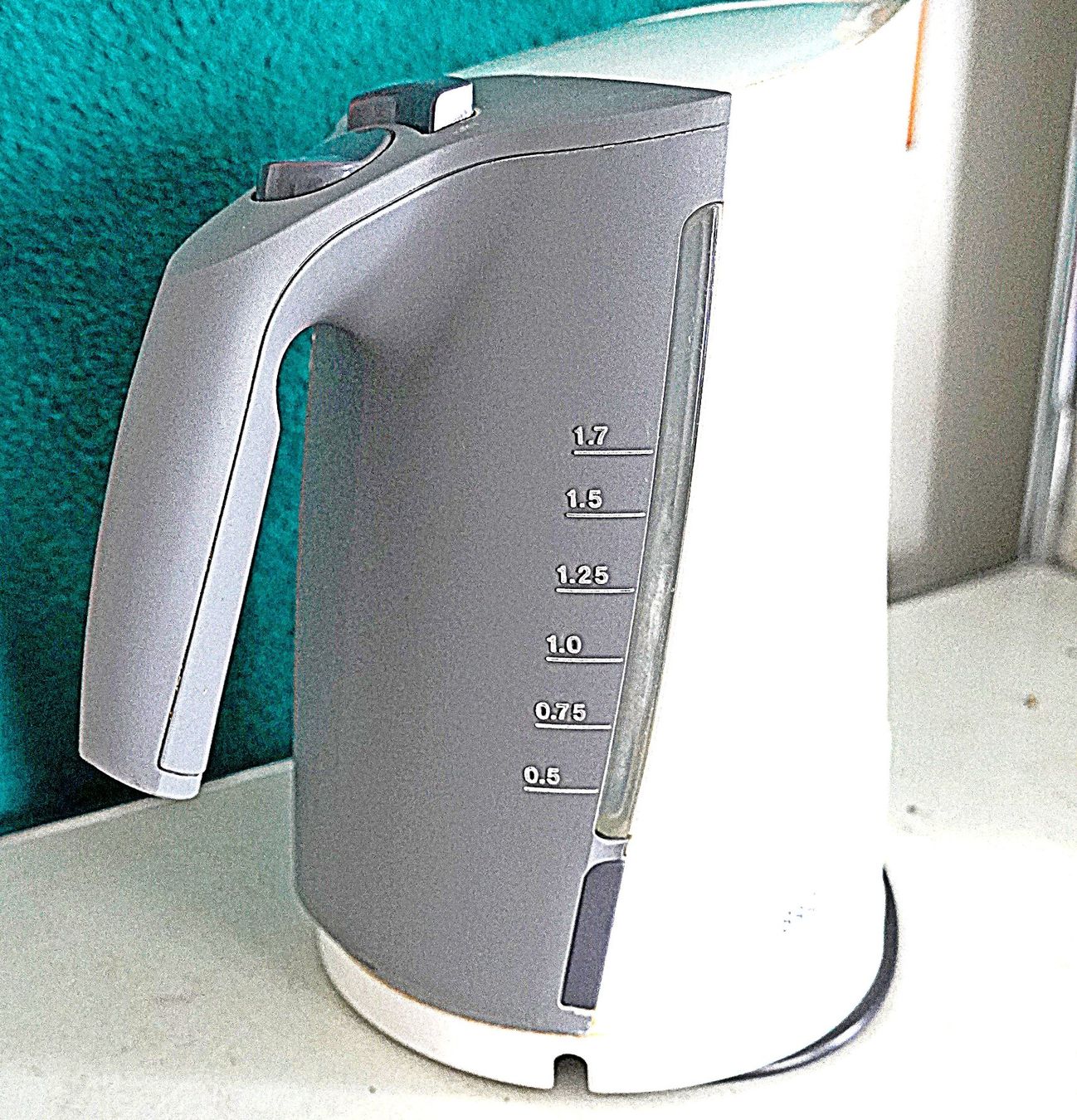 Braun Bollitori: Wasserkoche Braun 1.7 Liter – Usato da Baar venduto da 2cvbaar 1